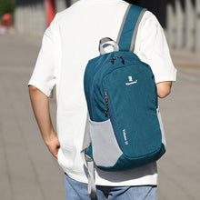 Laden Sie das Bild in den Galerie-Viewer, Wasserdichter leichter Reiserucksack
