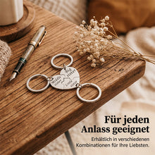 Laden Sie das Bild in den Galerie-Viewer, Schwestern-Bindung Schlüsselanhänger