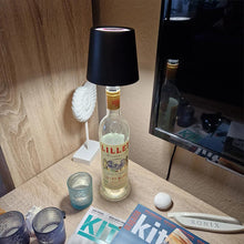 Laden Sie das Bild in den Galerie-Viewer, Kabellose Flaschenlampe