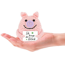 Laden Sie das Bild in den Galerie-Viewer, Rosa gestrickte Schweinchenpuppe
