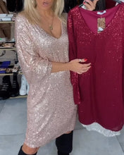 Laden Sie das Bild in den Galerie-Viewer, Paillettenkleid mit Fledermausärmeln, tiefem V-Ausschnitt