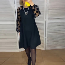 Laden Sie das Bild in den Galerie-Viewer, Elegantes Kleid mit Tupfenmuster