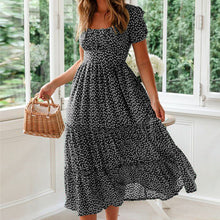 Laden Sie das Bild in den Galerie-Viewer, Blumenkleid mit eckigem Ausschnitt