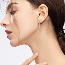 Laden Sie das Bild in den Galerie-Viewer, Modische geometrische Ohrclips mit bunten Zirkonia-Steinen