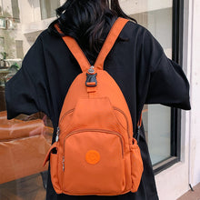 Laden Sie das Bild in den Galerie-Viewer, Multifunktionale leichte Brusttasche