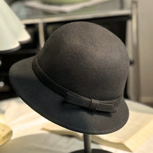 Laden Sie das Bild in den Galerie-Viewer, Fischerhut im Hepburn-Stil