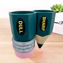 Laden Sie das Bild in den Galerie-Viewer, Kreativer Stifthalter in Bleistiftform