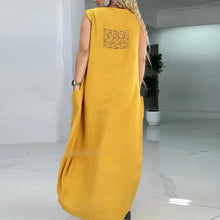 Laden Sie das Bild in den Galerie-Viewer, Lässiges ärmelloses Maxikleid mit abstraktem Print