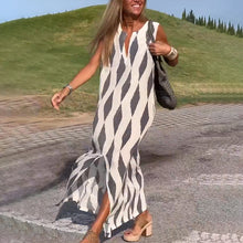 Laden Sie das Bild in den Galerie-Viewer, Langes Kleid mit Schlitz und Rautenmuster