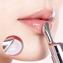 Laden Sie das Bild in den Galerie-Viewer, Brightening Moisturizing Lippenbalsam-Essenz