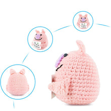 Laden Sie das Bild in den Galerie-Viewer, Rosa gestrickte Schweinchenpuppe