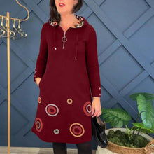 Laden Sie das Bild in den Galerie-Viewer, Freizeitkleid mit Kreis-Print, Reißverschluss und Kapuze