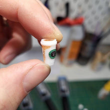 Laden Sie das Bild in den Galerie-Viewer, Miniatur-amerikanisches Münztelefon-Ornament