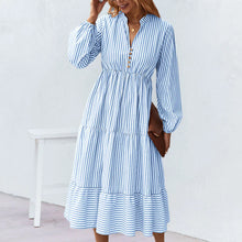 Laden Sie das Bild in den Galerie-Viewer, Langärmeliges Kleid mit Streifendruck