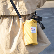 Laden Sie das Bild in den Galerie-Viewer, Tragbare Messenger-Handtasche für Wasserflaschen