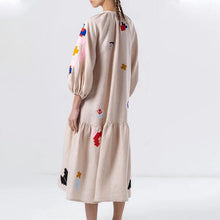 Laden Sie das Bild in den Galerie-Viewer, Bedrucktes Kleid mit Laternenärmeln