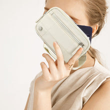 Laden Sie das Bild in den Galerie-Viewer, Gesteppte Geldbörse mit Armband