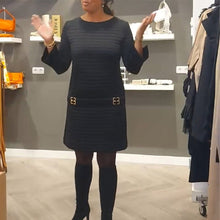 Laden Sie das Bild in den Galerie-Viewer, Einfarbiges Freizeitkleid mit Rundhalsausschnitt