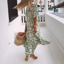 Laden Sie das Bild in den Galerie-Viewer, Kurzarmkleid mit Aufdruck