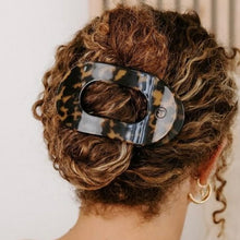 Laden Sie das Bild in den Galerie-Viewer, Flache runde Haarspange