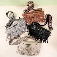 Laden Sie das Bild in den Galerie-Viewer, Vintage Crossbody Tasche mit Quaste