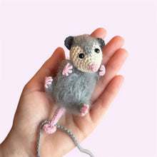 Laden Sie das Bild in den Galerie-Viewer, Possum Auto Charm
