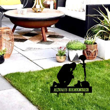 Laden Sie das Bild in den Galerie-Viewer, Gedenkstätte Soldier&#39;s Dekoration im Freien