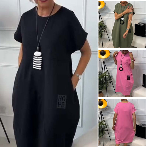 Schlichtes, kurzärmliges Kleid mit Buchstabenprint