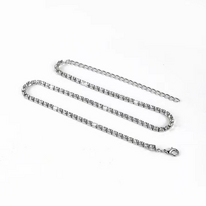 Schlichte elegante Diamantkette