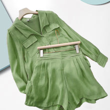 Laden Sie das Bild in den Galerie-Viewer, Zweiteiliges, übergroßes T-Shirt mit Knopfleiste und Shorts für Damen