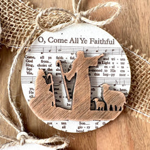 Laden Sie das Bild in den Galerie-Viewer, Notenblatt-Krippenornament