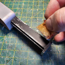 Laden Sie das Bild in den Galerie-Viewer, Miniatur-amerikanisches Münztelefon-Ornament