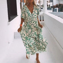 Laden Sie das Bild in den Galerie-Viewer, Kurzarmkleid mit Aufdruck