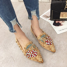 Laden Sie das Bild in den Galerie-Viewer, Kirsche Strass Nietenschuhe