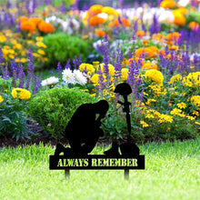 Laden Sie das Bild in den Galerie-Viewer, Gedenkstätte Soldier&#39;s Dekoration im Freien