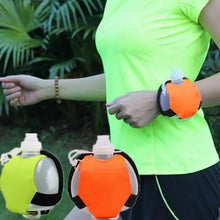 Laden Sie das Bild in den Galerie-Viewer, Tragbare Outdoor Wasserflasche für das Handgelenk