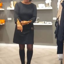 Laden Sie das Bild in den Galerie-Viewer, Einfarbiges Freizeitkleid mit Rundhalsausschnitt
