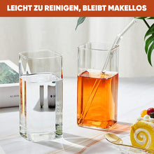 Laden Sie das Bild in den Galerie-Viewer, Stilvoller quadratischer Trinkbecher aus Glas mit Deckel und Strohhalm