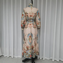 Laden Sie das Bild in den Galerie-Viewer, Elegantes langes Kleid mit Vintage-Print