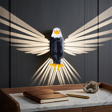 Laden Sie das Bild in den Galerie-Viewer, Adler Magnetische Projektions-Nachtlampe