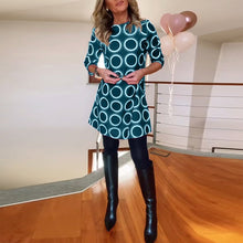 Laden Sie das Bild in den Galerie-Viewer, Lässiges Kleid mit Rundhalsausschnitt und Kreis-Print