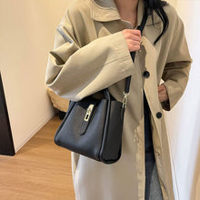 Laden Sie das Bild in den Galerie-Viewer, Ledereimer-Tasche