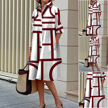 Laden Sie das Bild in den Galerie-Viewer, Kleid mit geometrischem Aufdruck und Taschen