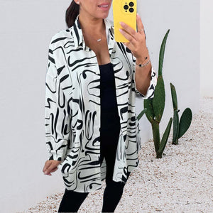 Übergroße Bluse mit abstraktem Aufdruck
