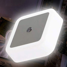 Laden Sie das Bild in den Galerie-Viewer, Intelligente Lichtsteuerung Sensor führte Nachtlicht
