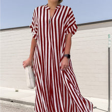 Laden Sie das Bild in den Galerie-Viewer, Gestreiftes Kurzarmkleid mit Seitenschlitz