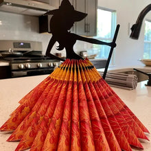 Laden Sie das Bild in den Galerie-Viewer, Hölzerne Halloween-Hexe-Serviettenhalter-Verzierung