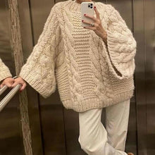 Laden Sie das Bild in den Galerie-Viewer, Strickpullover mit weiten Ärmeln