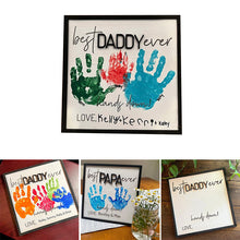 Laden Sie das Bild in den Galerie-Viewer, Personalisiertes Papa-Handabdruckschild aus Holz, DIY-Geschenk zum Vatertag