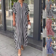 Laden Sie das Bild in den Galerie-Viewer, Gestreiftes Kurzarmkleid mit Seitenschlitz